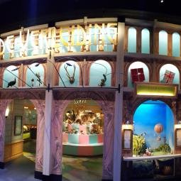 Naturalis Museum. Entrance to De verleiding. Decorated panels (print on wood), design of info posters, illustrations